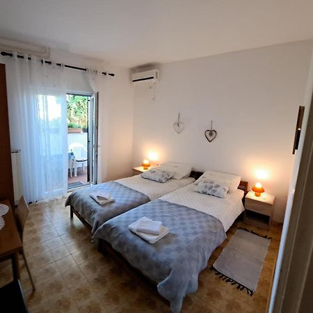Accomodation Mirjana Rooms ポレッチ エクステリア 写真