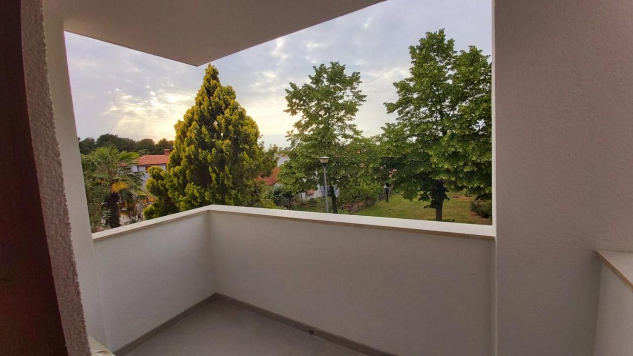 Accomodation Mirjana Rooms ポレッチ エクステリア 写真