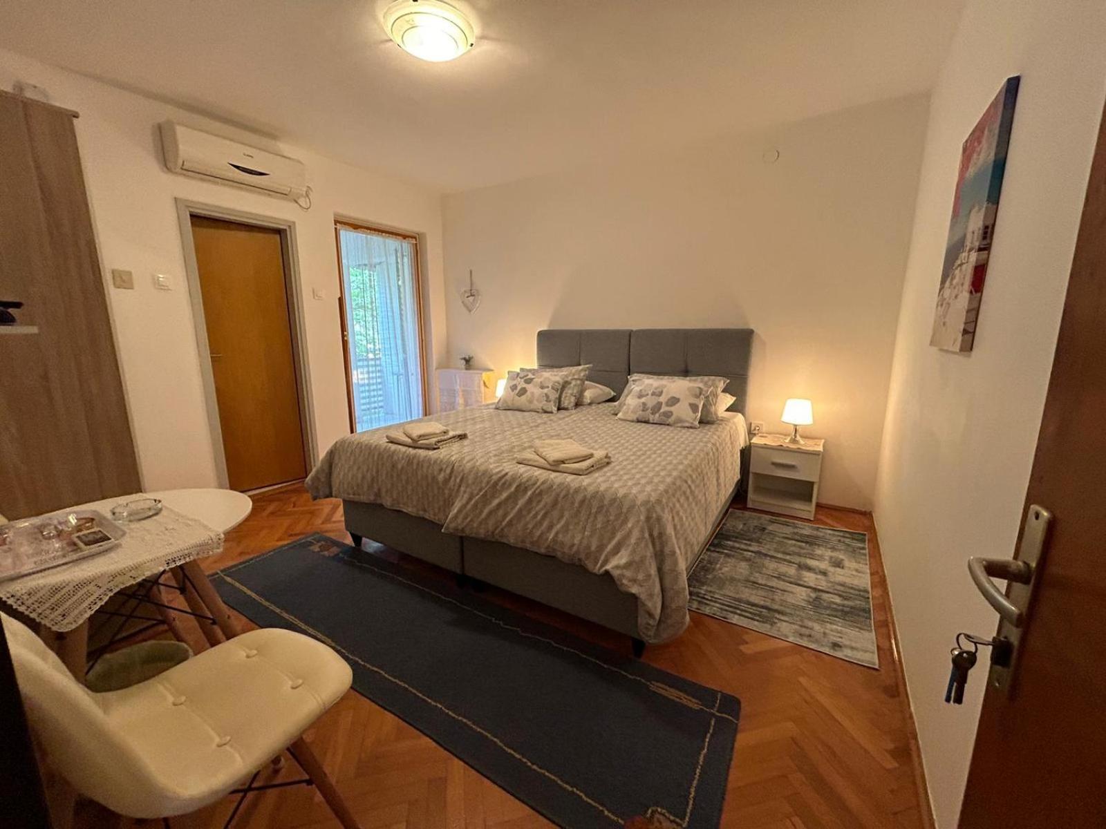 Accomodation Mirjana Rooms ポレッチ エクステリア 写真