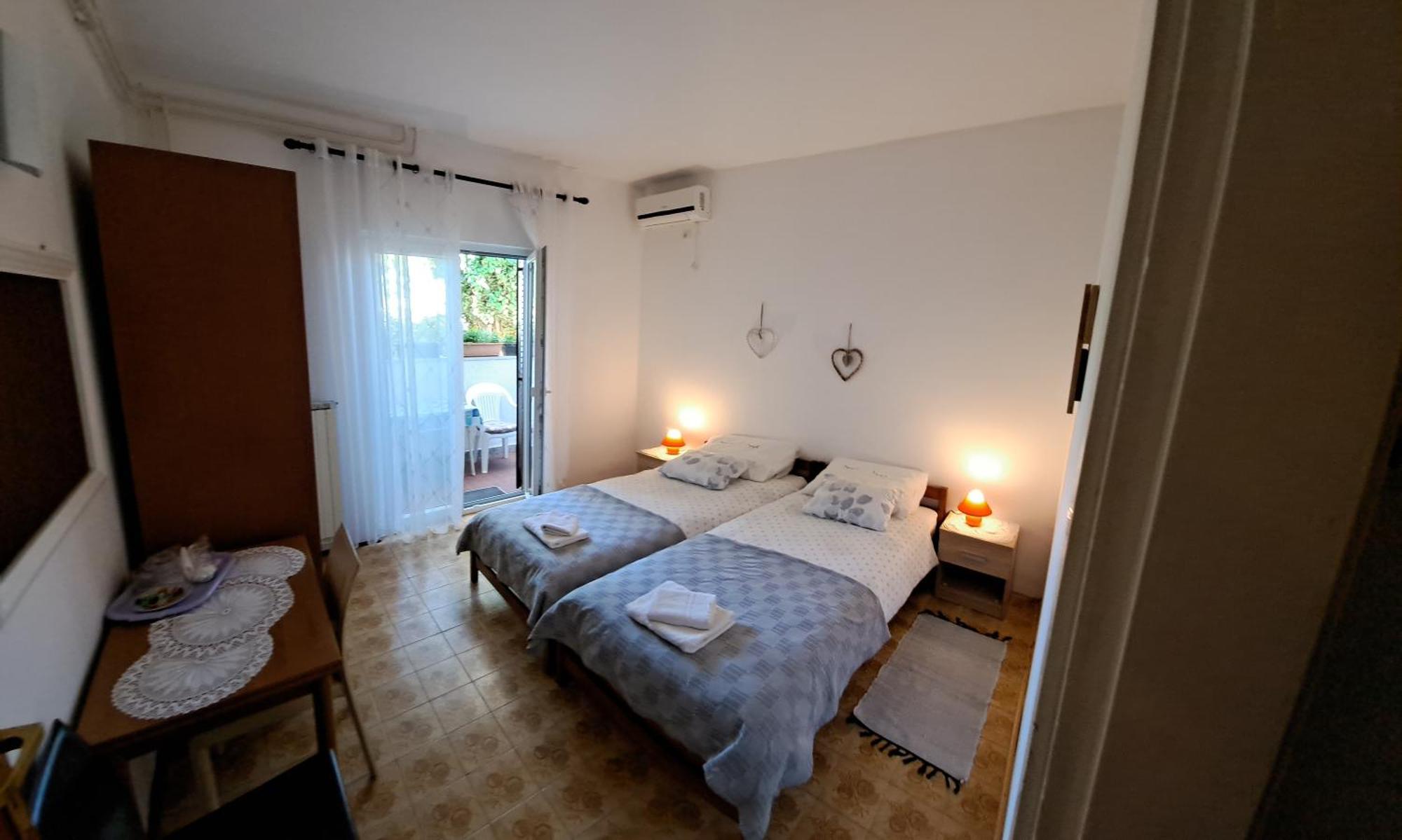Accomodation Mirjana Rooms ポレッチ エクステリア 写真